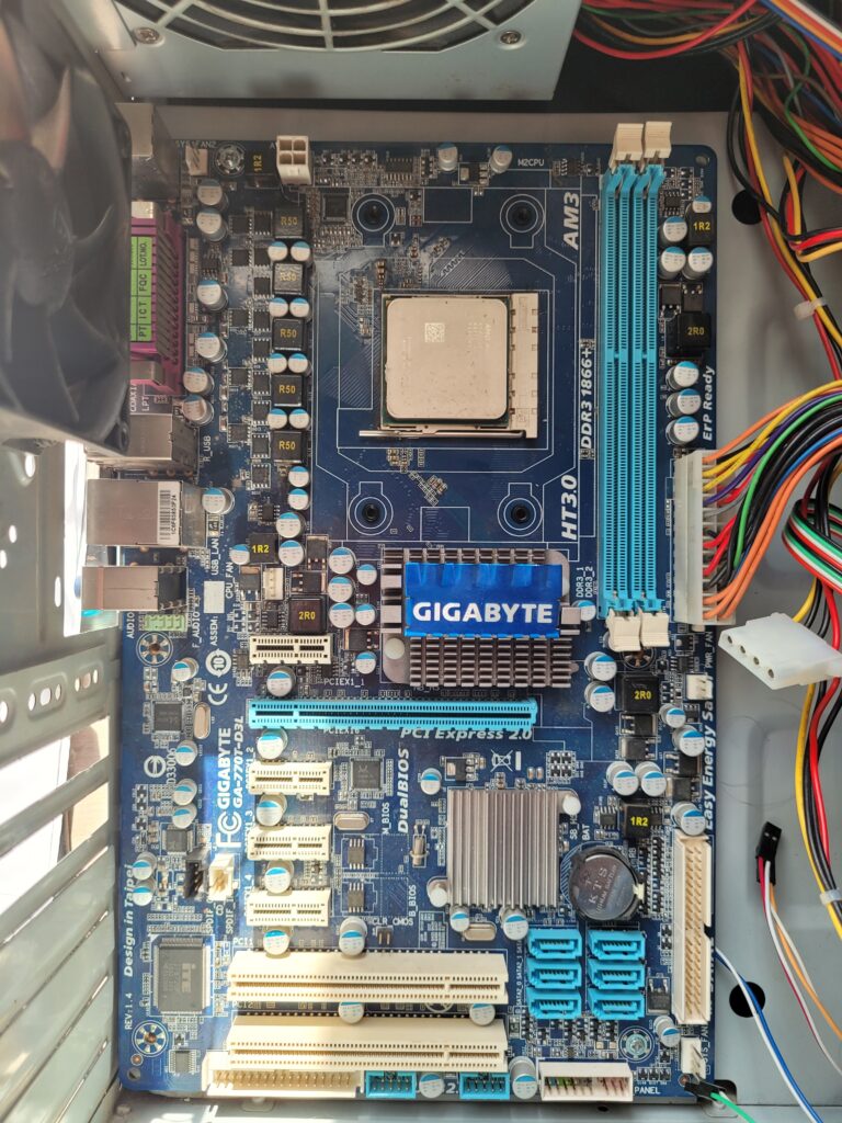 GIGABYTE GA-770T-D3L
